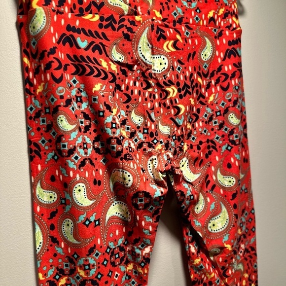 LulaRoe Perfect T Swing Top Small (8,10,12,14) & OS Leggings 2-10 Red Bundle Set - Picture 11 of 15